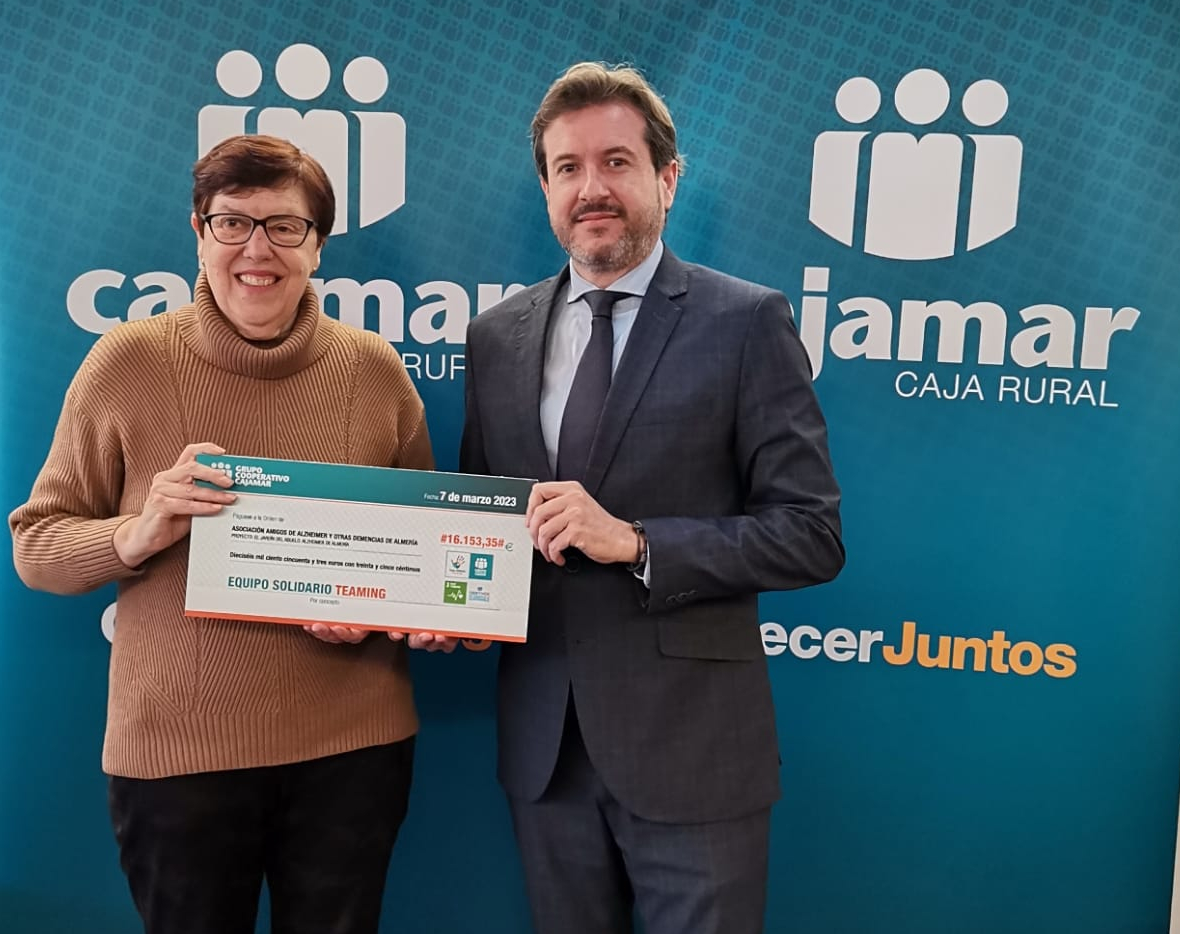 Equipo Solidario De Cajamar Dona 18000 Euros Para Personas Autistas Y Enfermas De Alzheimer 4593